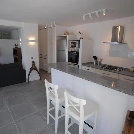 Guezel Elma -breathtaking Sea View Villa, Pool & Access To Sea וילה