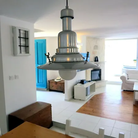 Guezel Elma -breathtaking Sea View Villa, Pool & Access To Sea וילה