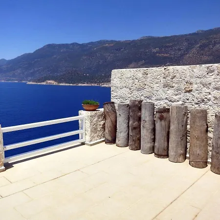 Guezel Elma -breathtaking Sea View Villa, Pool & Access To Sea וילה