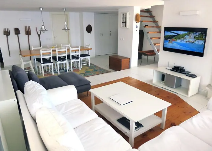 Vila Guezel Elma -breathtaking Sea View Villa, Pool & Access To Sea Kaş