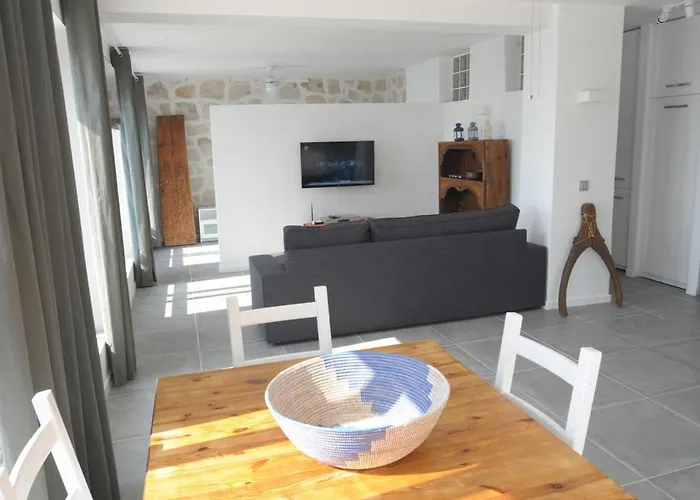 Guezel Elma -breathtaking Sea View Villa, Pool & Access To Sea Kaş