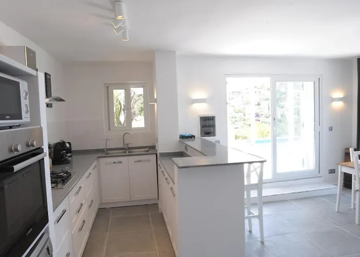 Vila Guezel Elma -breathtaking Sea View Villa, Pool & Access To Sea