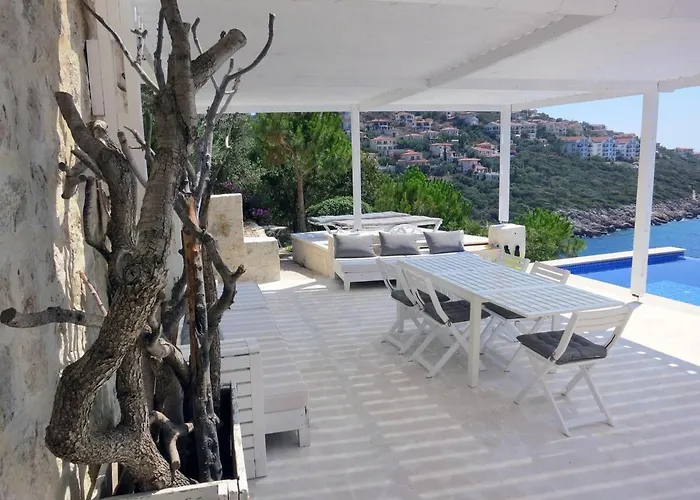 Guezel Elma -breathtaking Sea View Villa, Pool & Access To Sea Vila Kaş